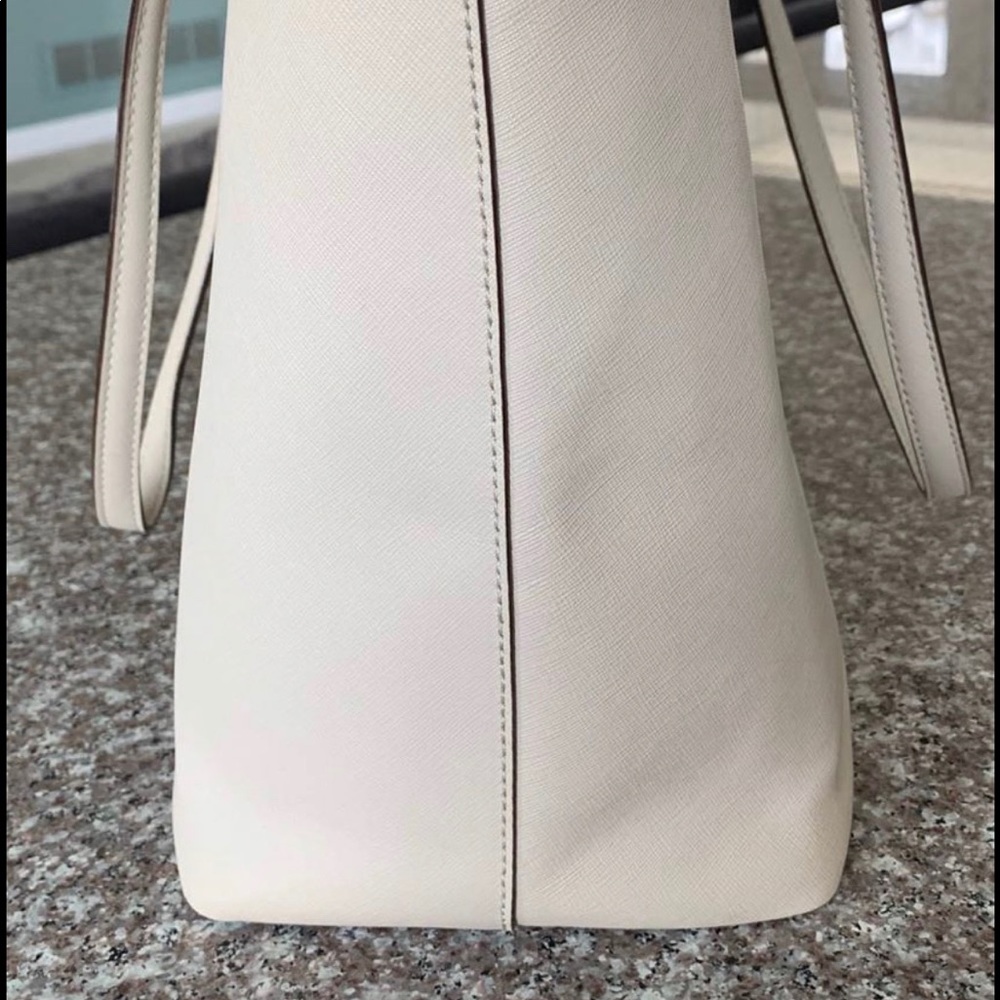 Kate Spade Tote - Picture 3 of 6